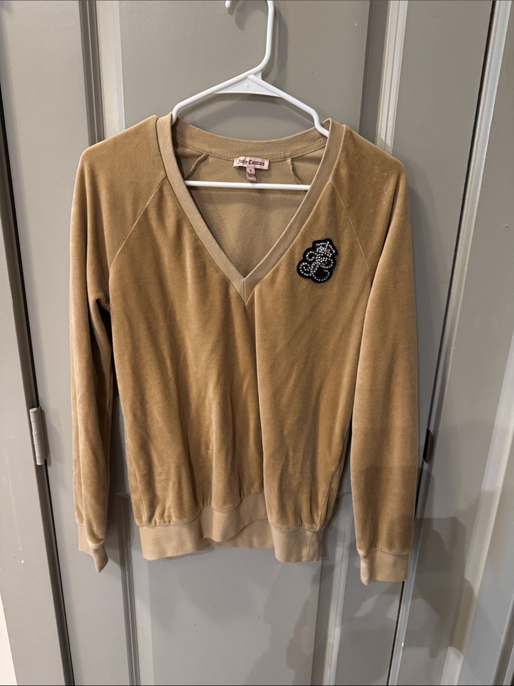 NWOT VINTAGE Juicy Couture Velour V-Neck Top with Embellished Logo